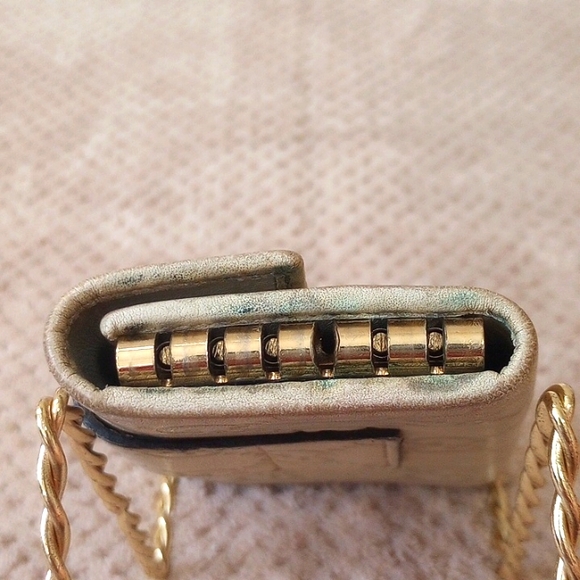 GUCCI-BEIGE LEATHER KEY HOLDER CASE - Picture 11 of 12